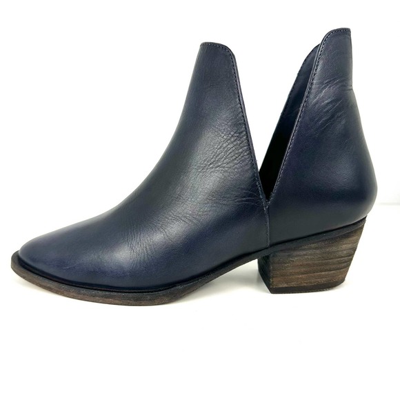 Free People Charm Double V Leather Ankle Booties Ink Dark Blue Size 36.5 - Picture 2 of 13